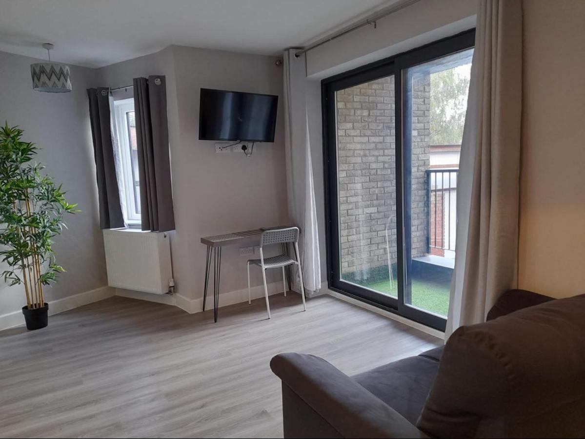 Apartments Heathrow - Hounslow Cranford Extérieur photo