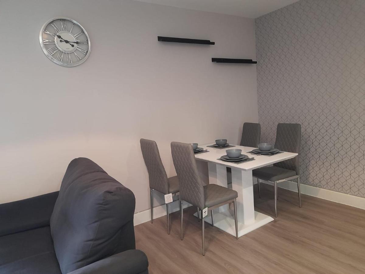 Apartments Heathrow - Hounslow Cranford Extérieur photo